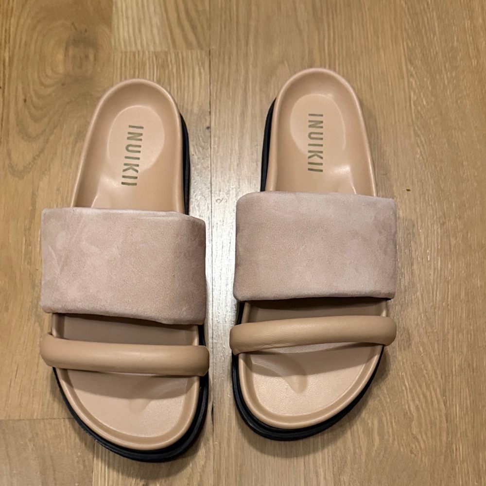 Inuikii Women's Cream and Tan Slide Sandals